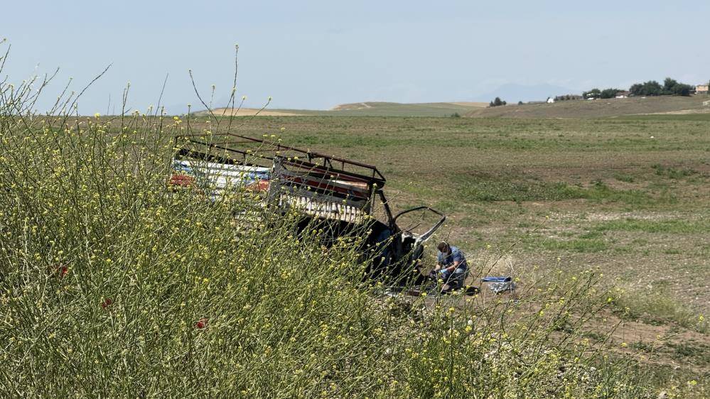 Yanan kamyonetten baba ve 15 yaşındaki oğlunun cesedi çıktı 1